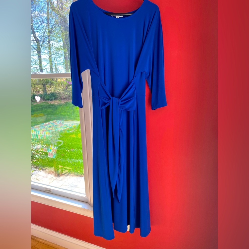 Elegant Blue Dress with Bow Detail